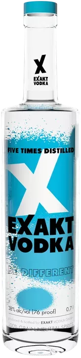 Eine Flasche Wodka mit blauem Etikett