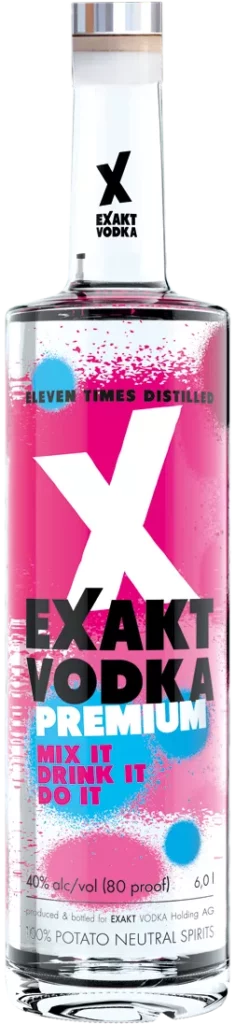 Eine Flasche Wodka mit rosa Hintergrund