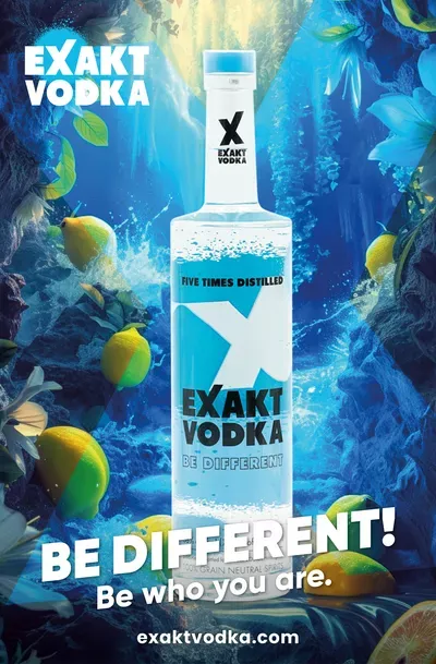 Eine Flasche Exakt-Vodka vor einer Unterwasserszene