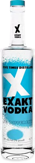 Eine 0,7 Liter Flasche Exakt Vodka mit blauem Etikett.
